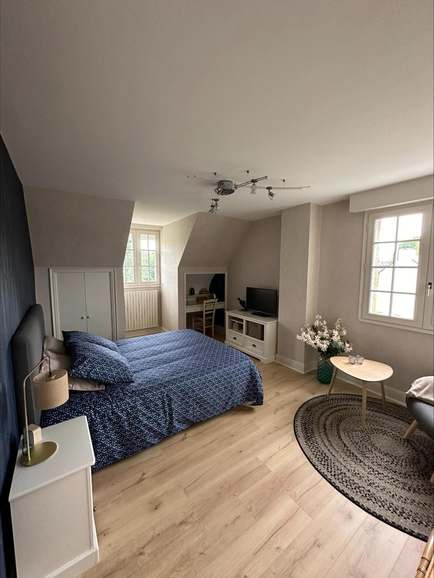 Les Tulipes Bed and Breakfast Antrain Eksteriør billede
