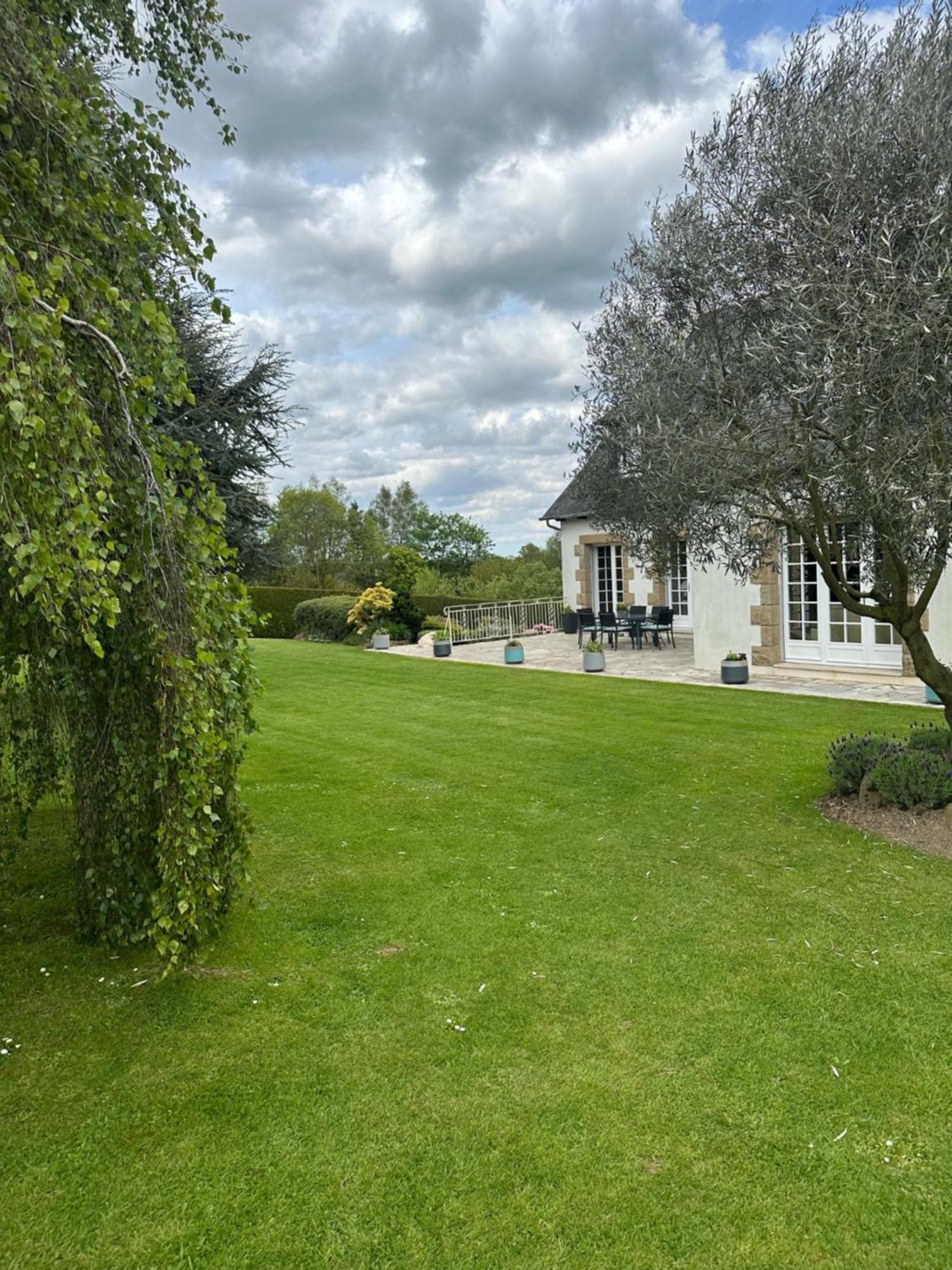 Les Tulipes Bed and Breakfast Antrain Eksteriør billede